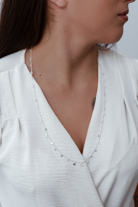 Collar Largo con Detalles en Punto