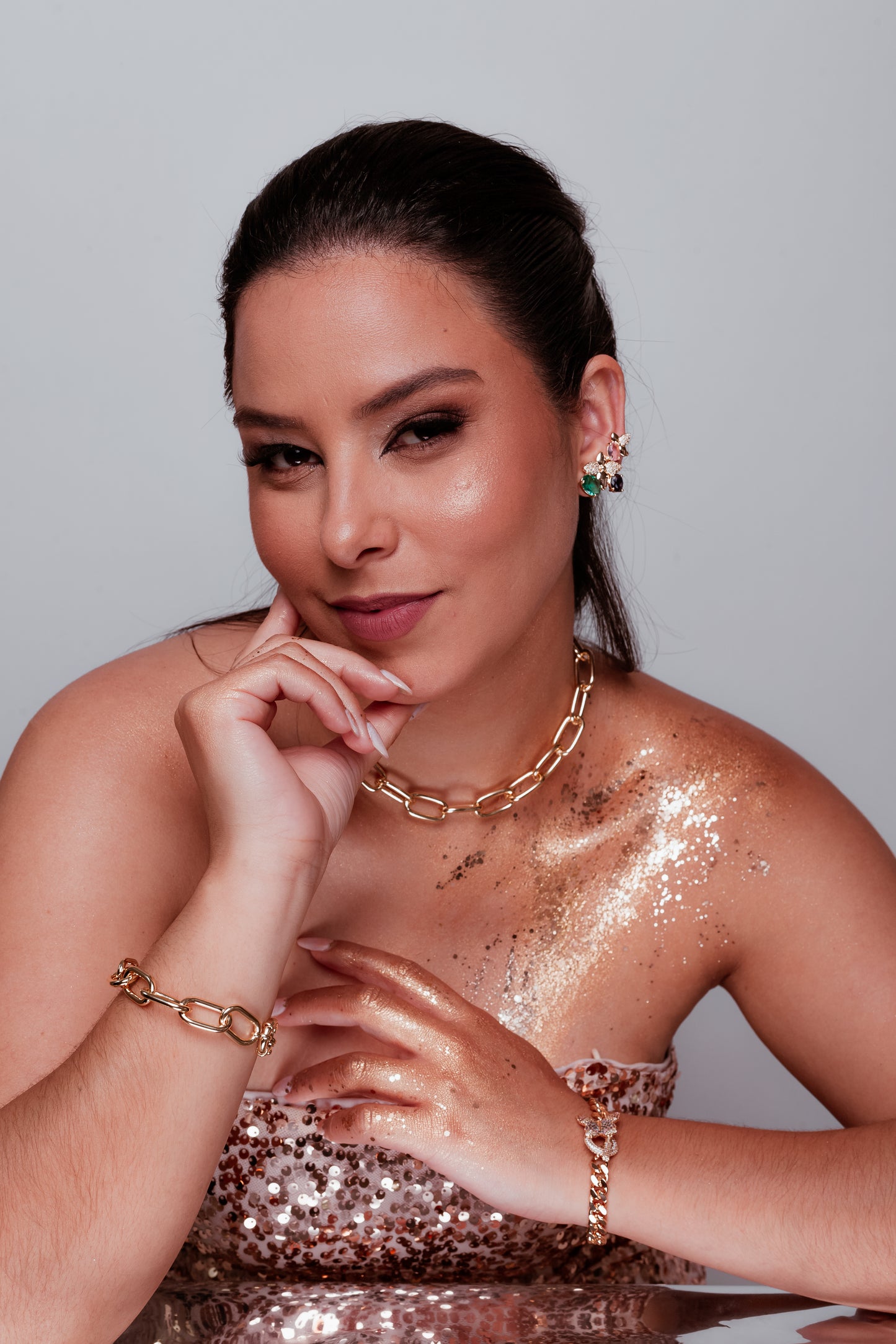 Caravans Earcuff com flores e grandes zircônias