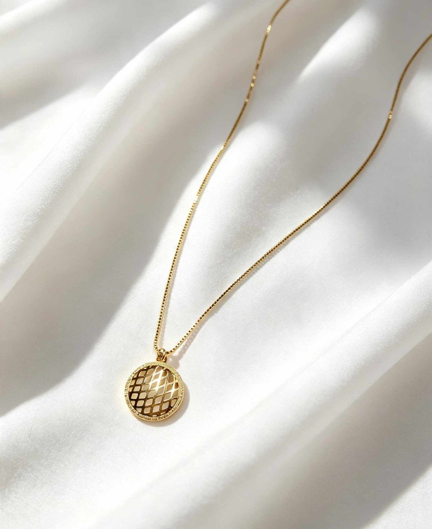 Collar con circulo