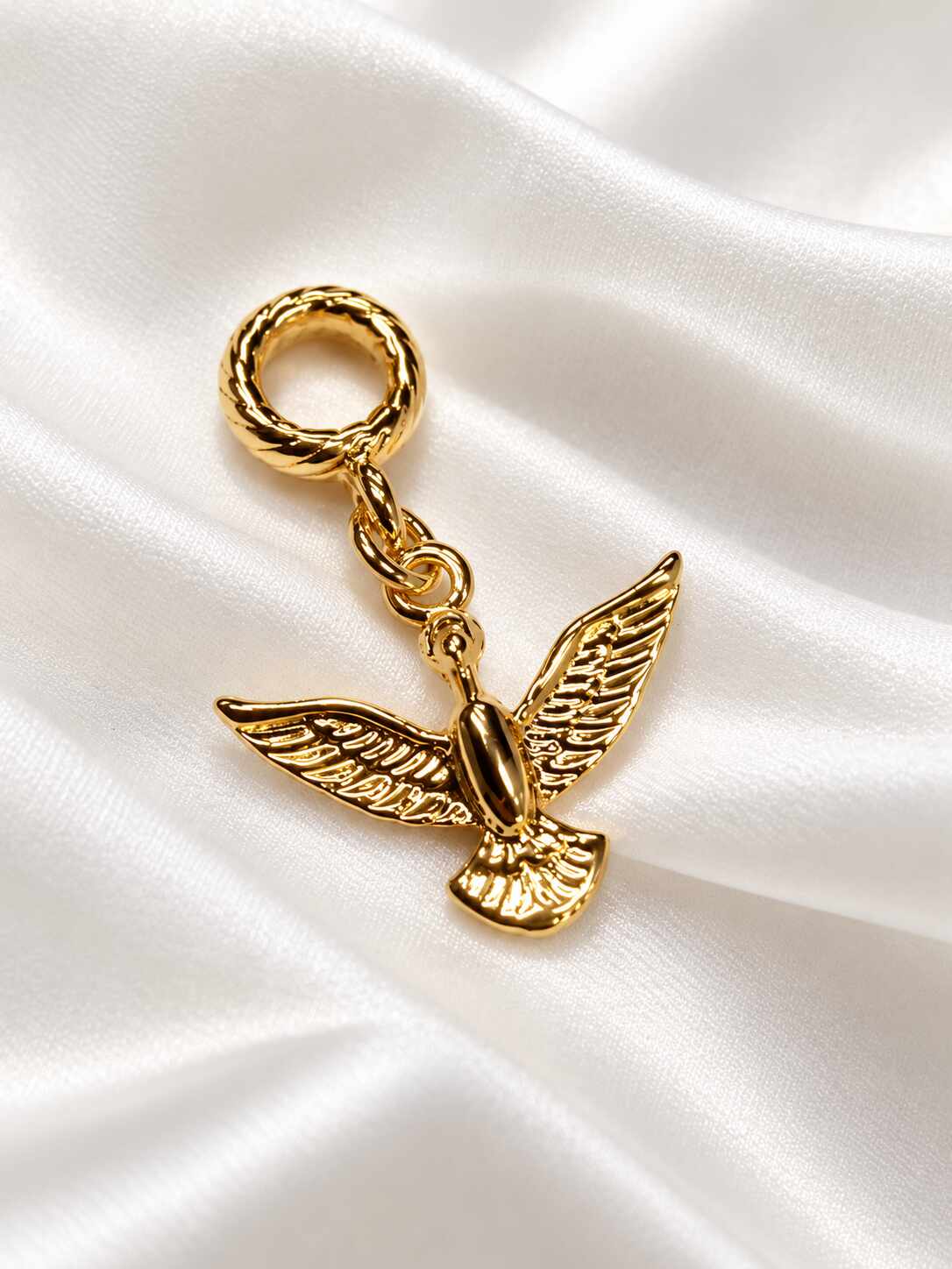 Ave libertad baño oro