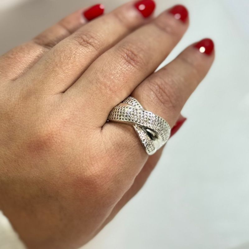 ANEL CRUZADO CRAVEJADO