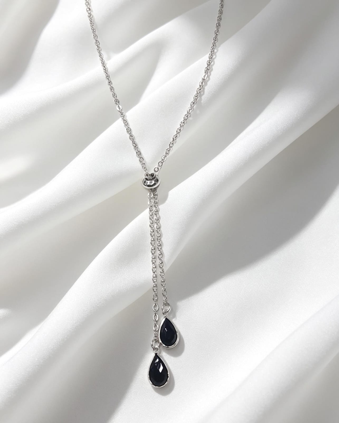Colar black stone