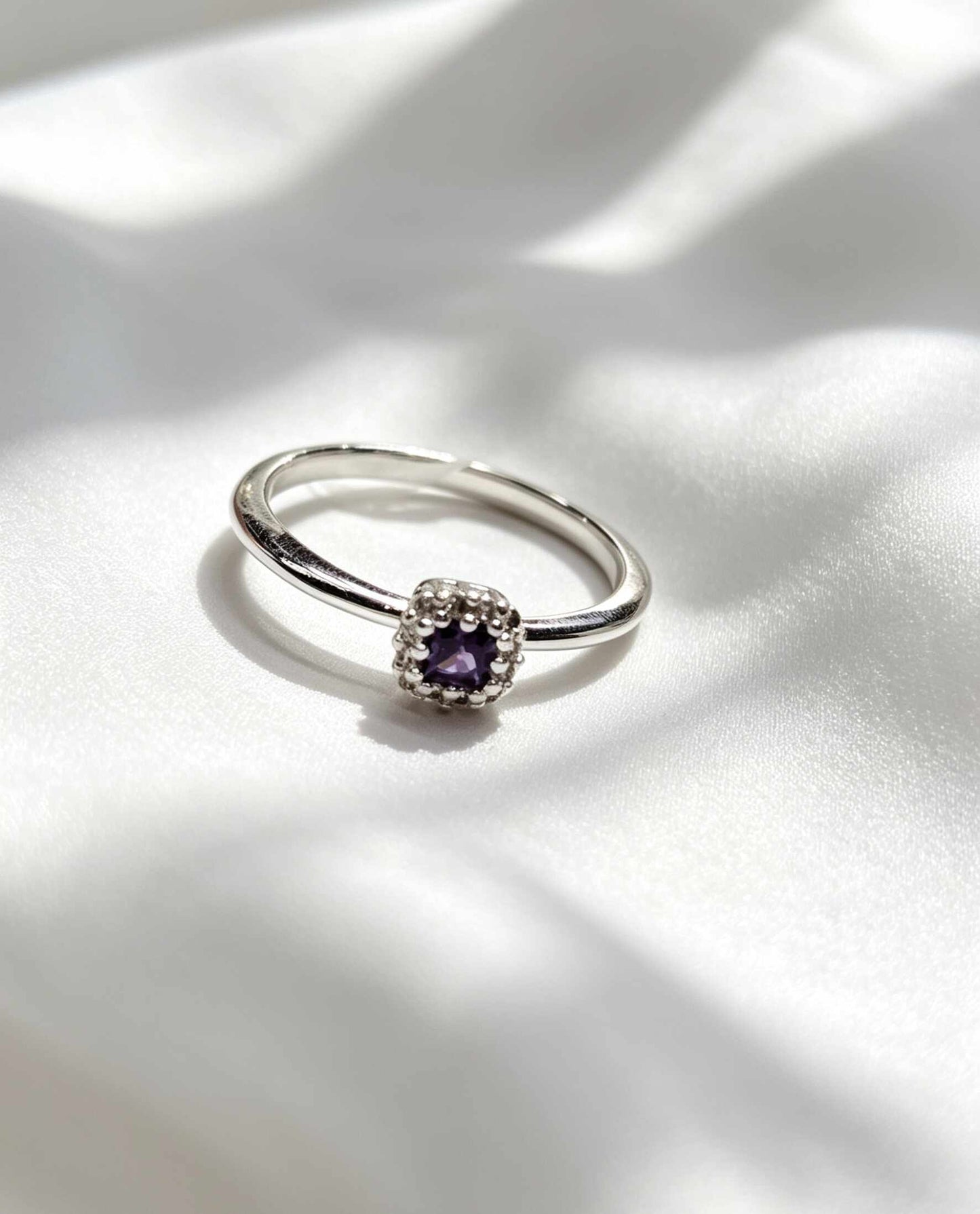 Anillo solitario cuadrado color