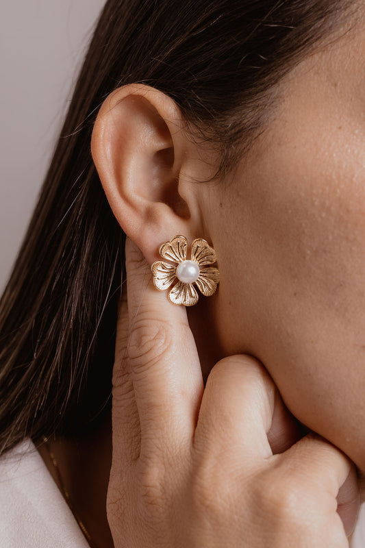 Flor con perla central