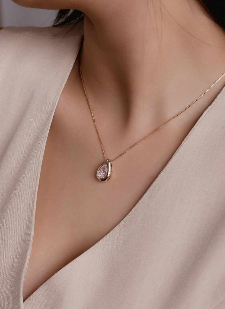 Gota con Zirconia