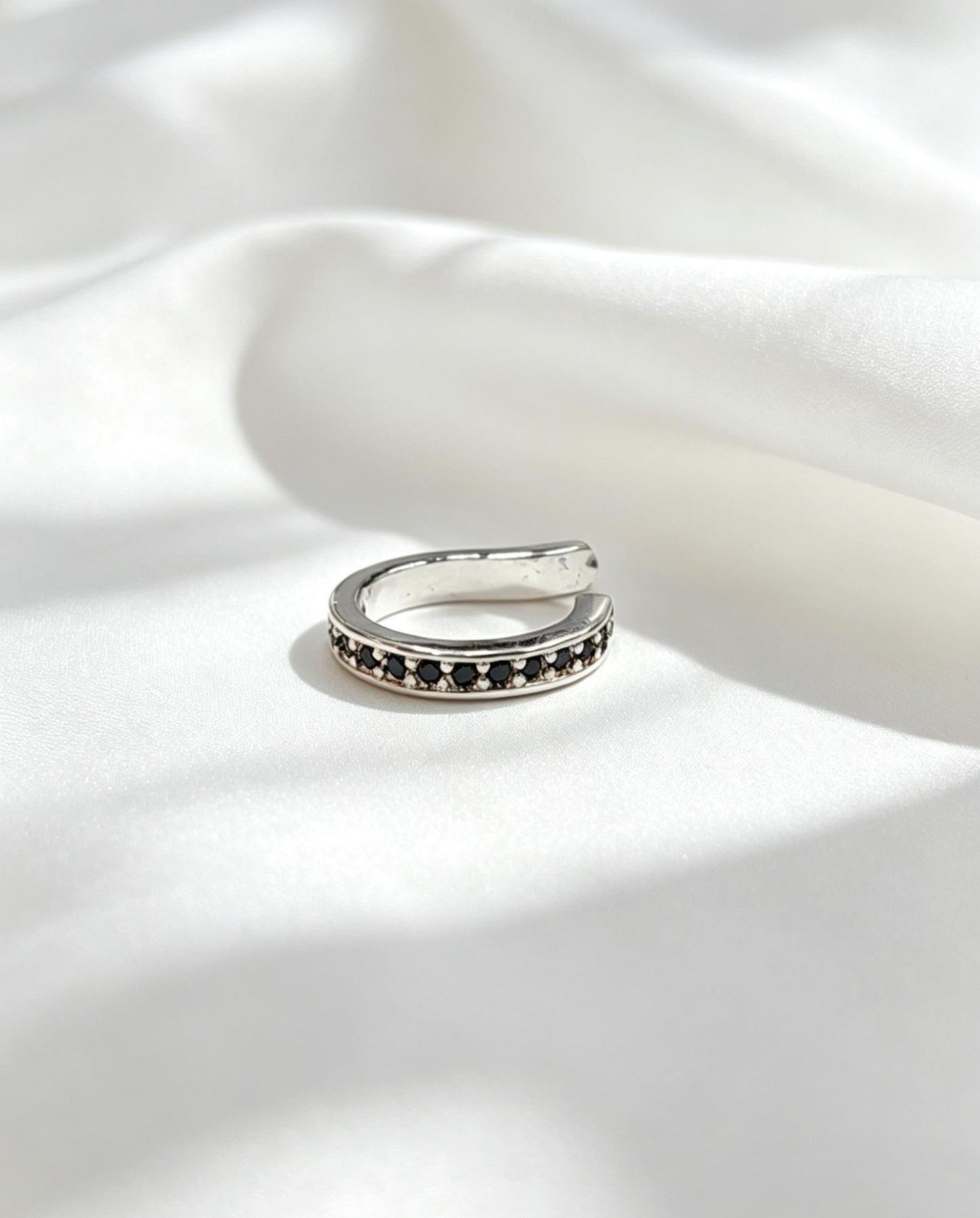 Piercing zirc black