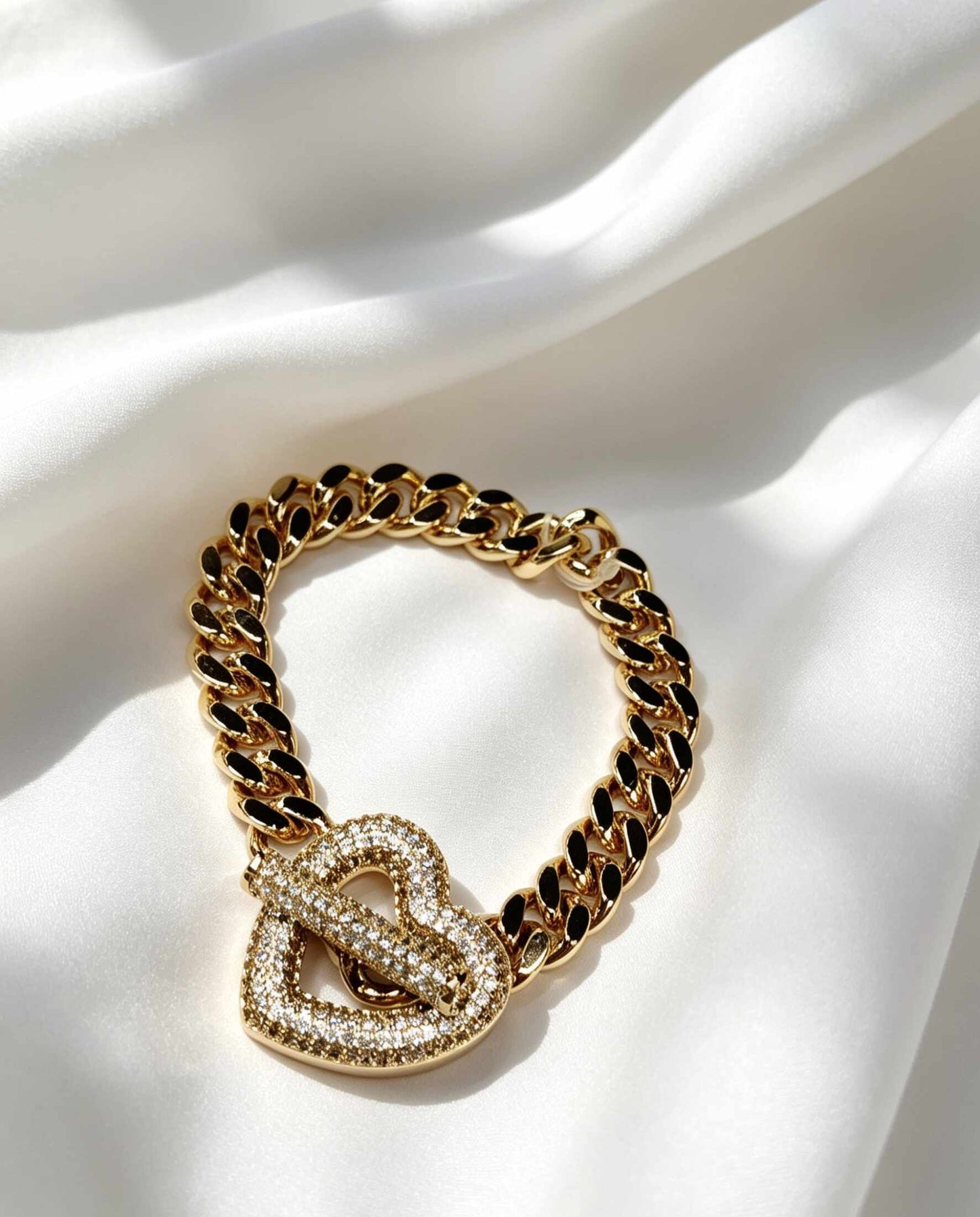 Pulseira coracao zirconias