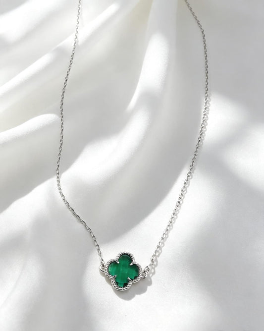 Trébol verde esmeralda