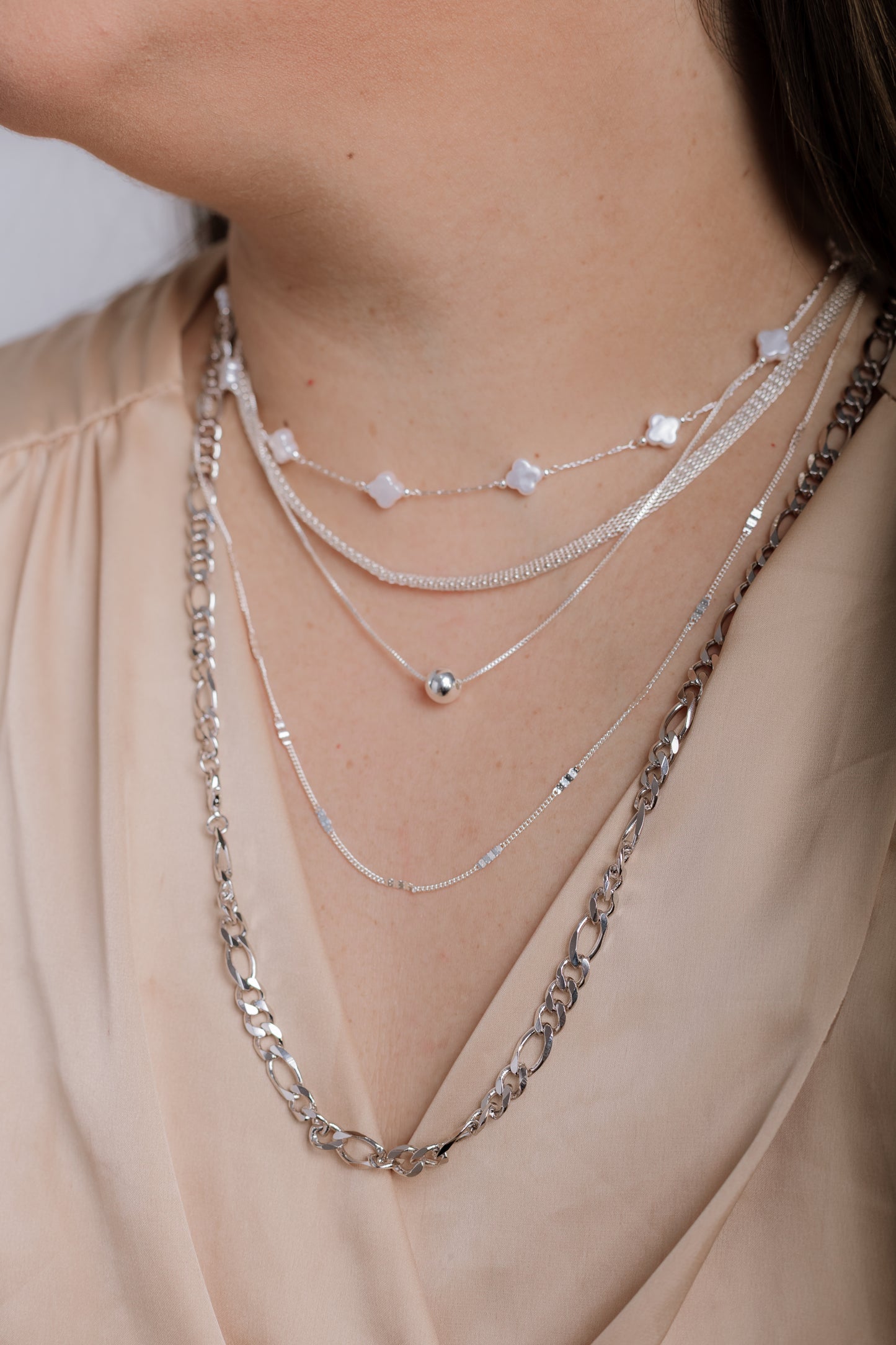 Choker con trébol en perla