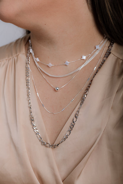 Collar largo con chapitas