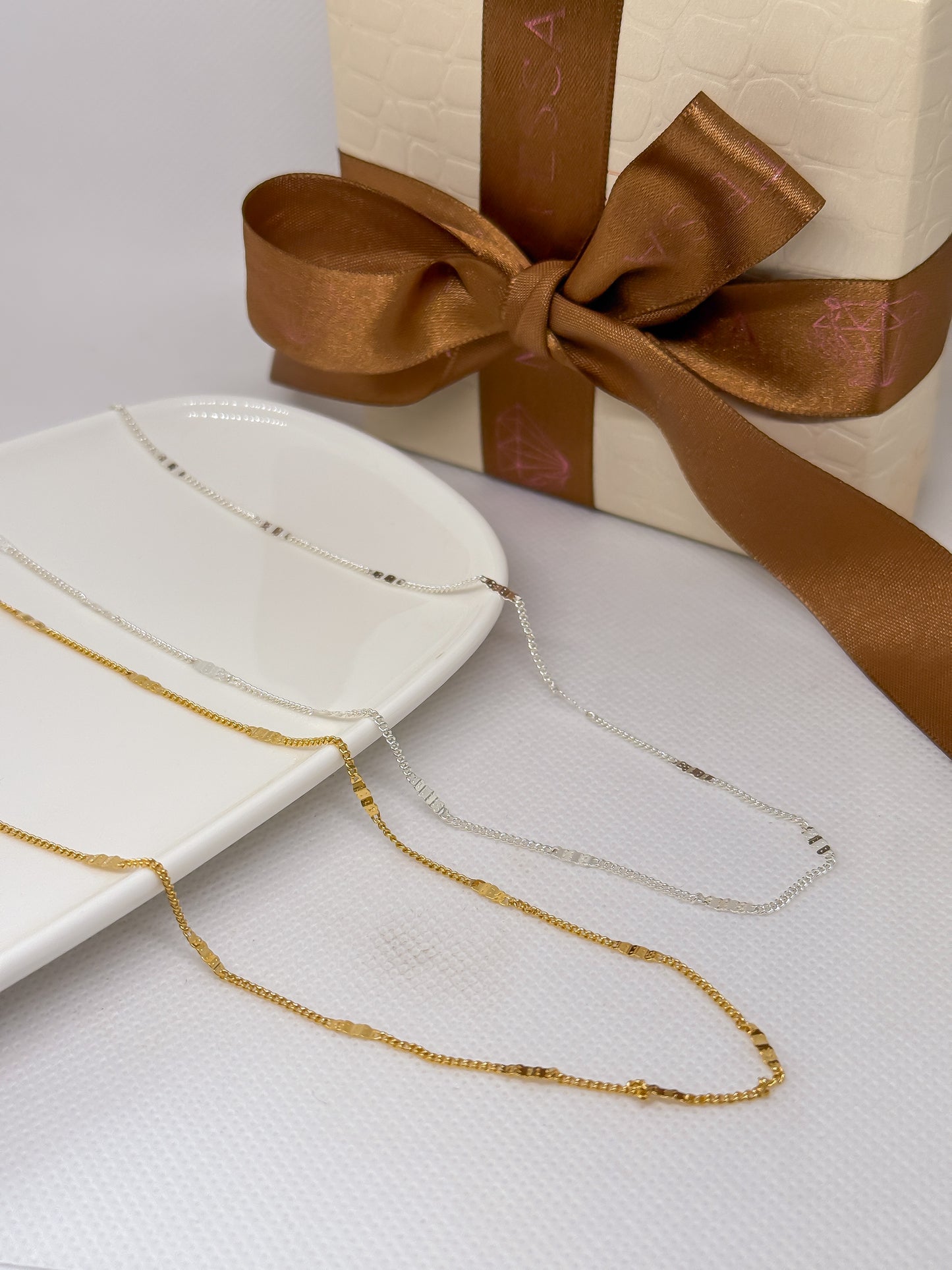 Collar largo con chapitas