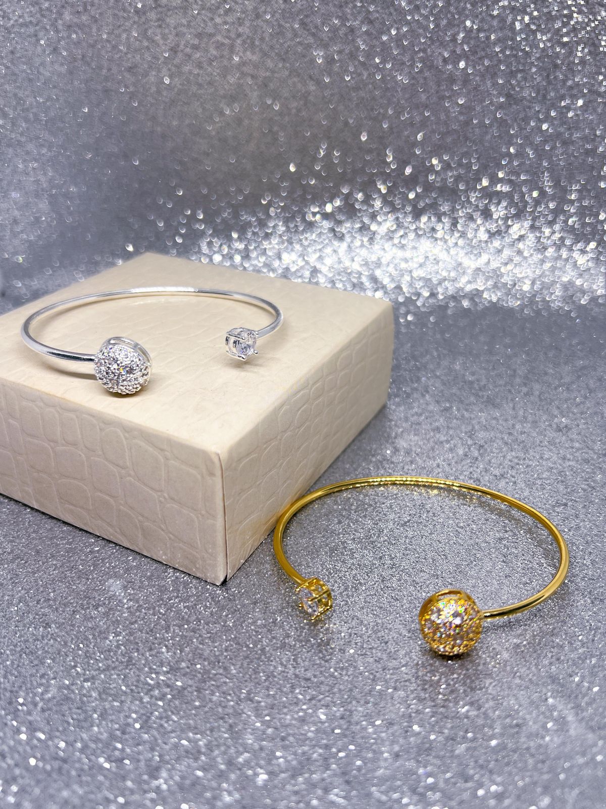 Pulseira Com Zircônia Ajustável