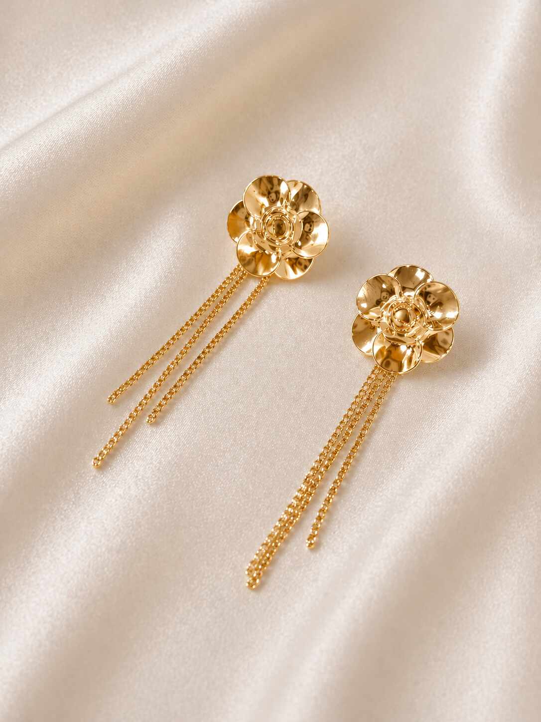 Flor y cadenas