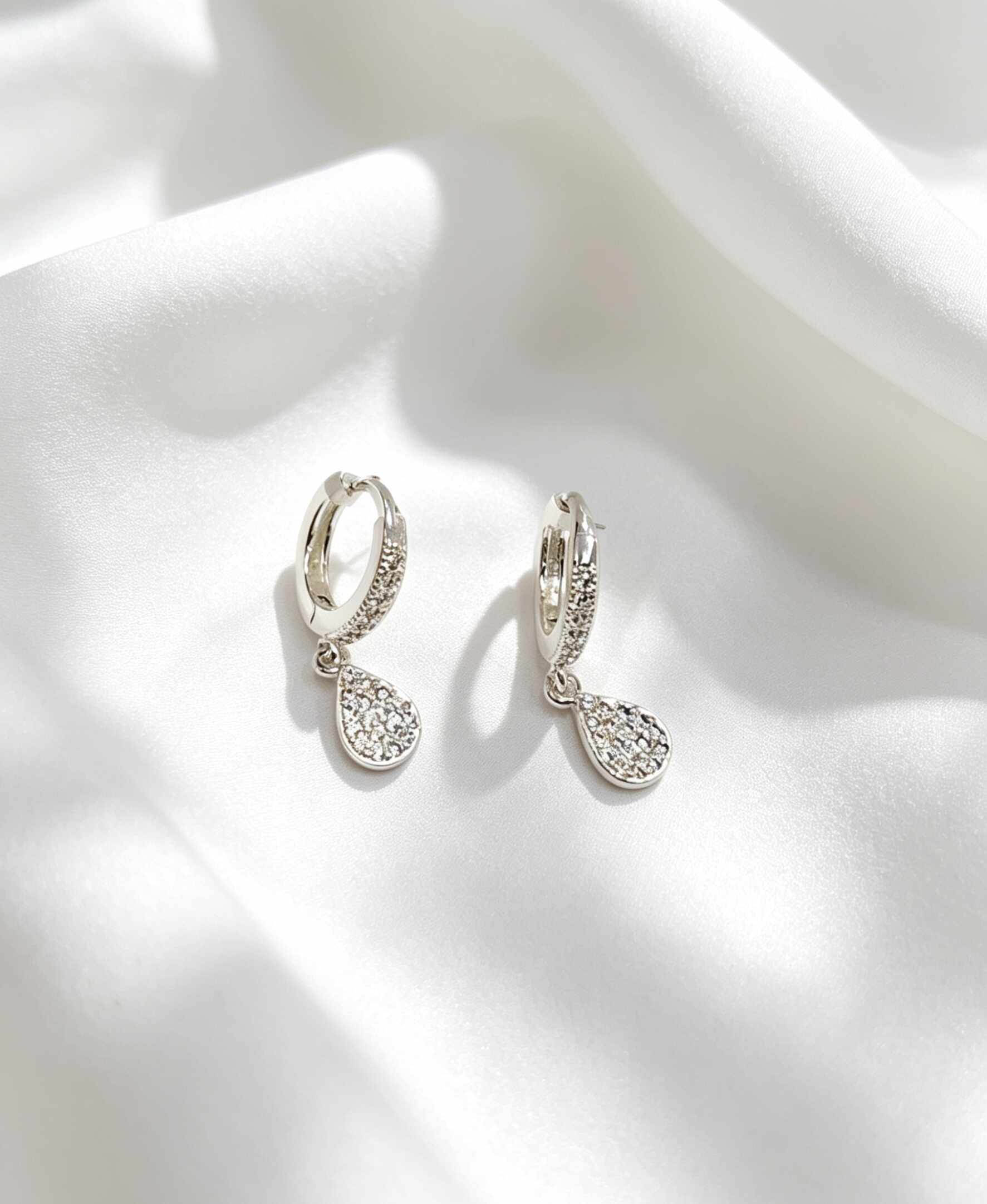 ARGOLA GOTA ZIRCONIA