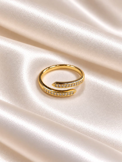 Anillo regulavel de forma abierta en baño de oro