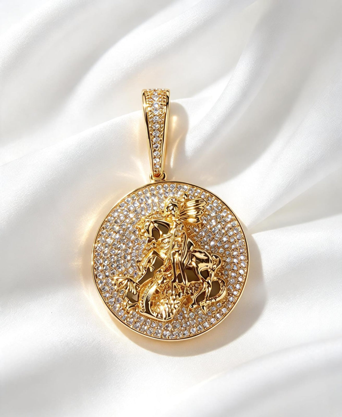 Dije con microcirconias de Sao Jorge en oro