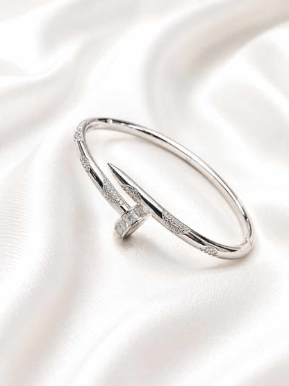 BRACELETE PREGO CRAVEJADO