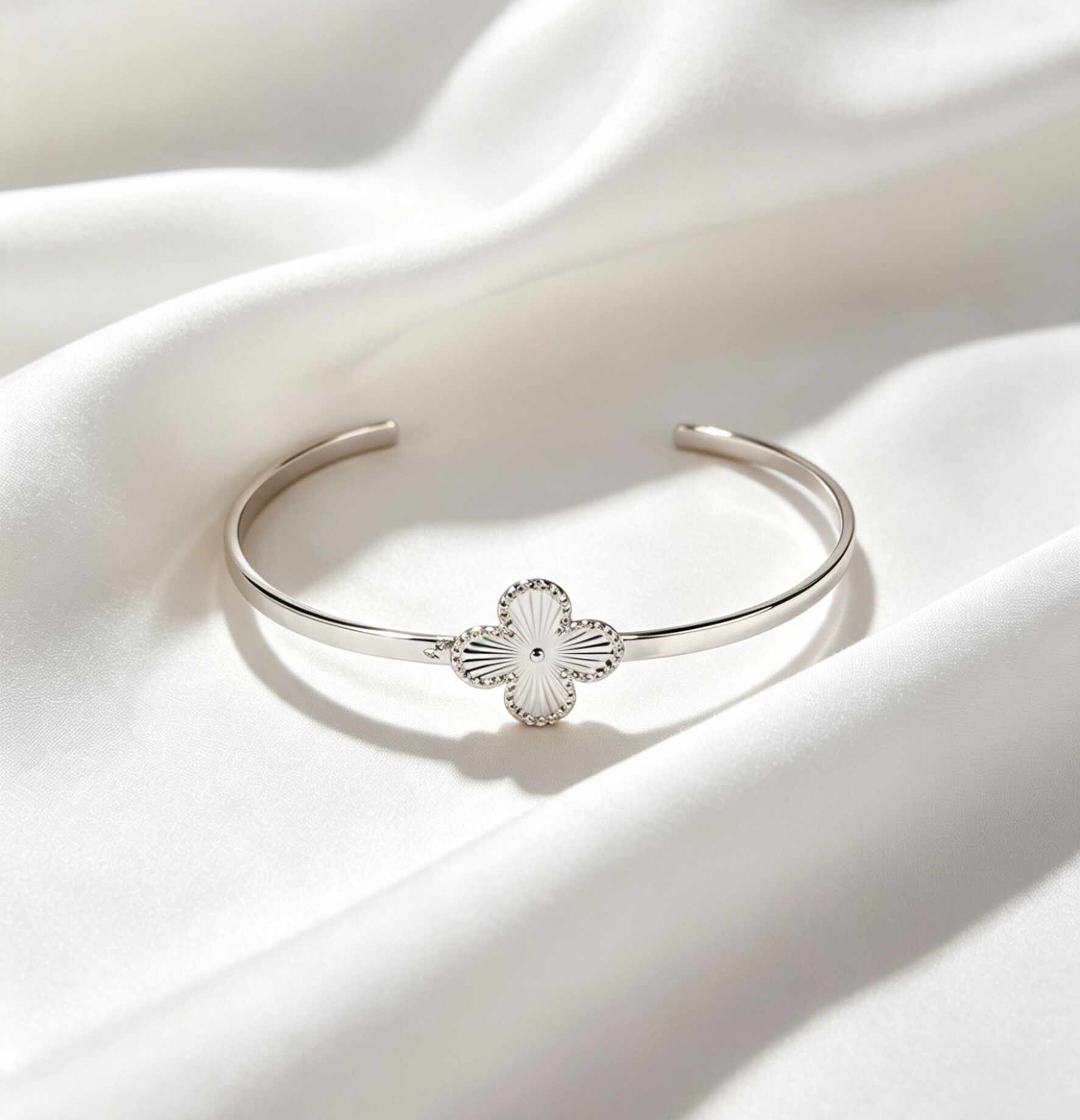 BRACELETE TREVO SUMMER