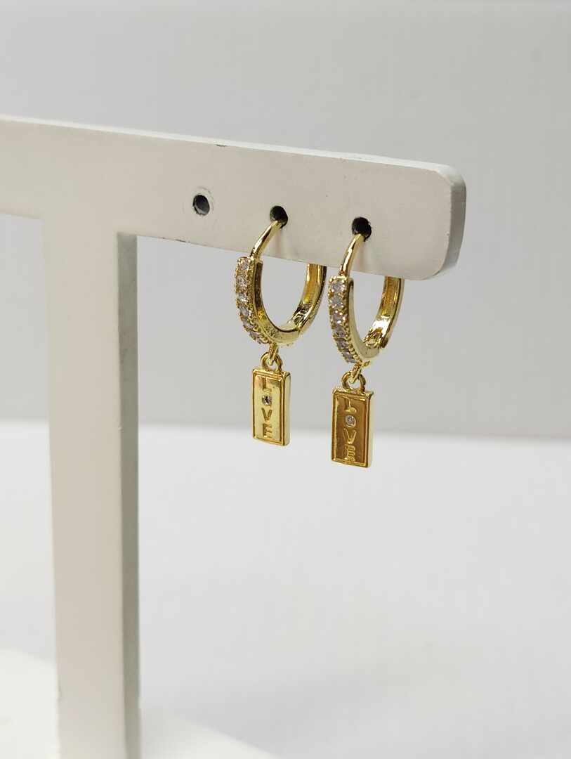 Brinco Love Pendente