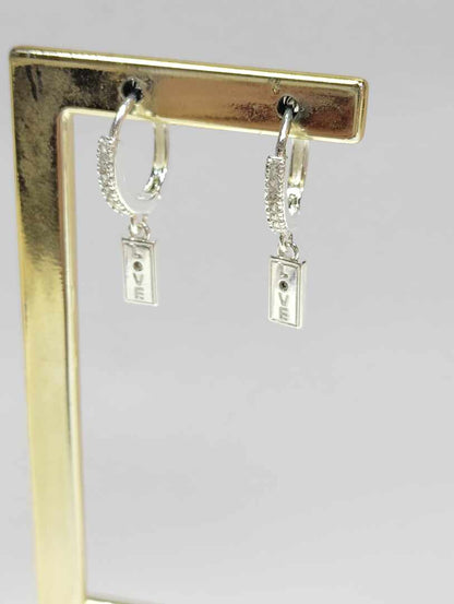Brinco Love Pendente