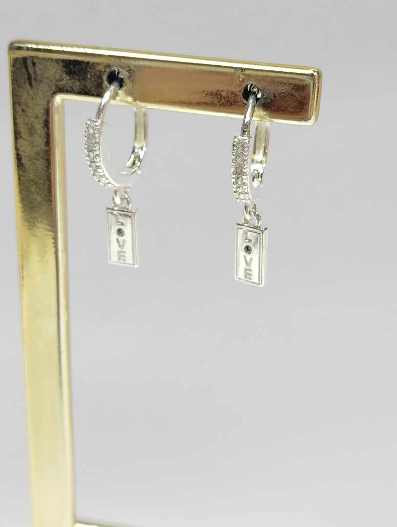 Brinco Love Pendente