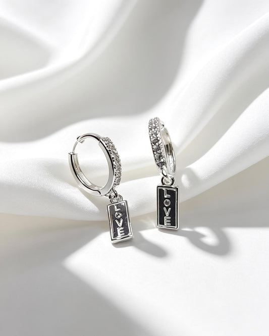 Brinco Love Pendente