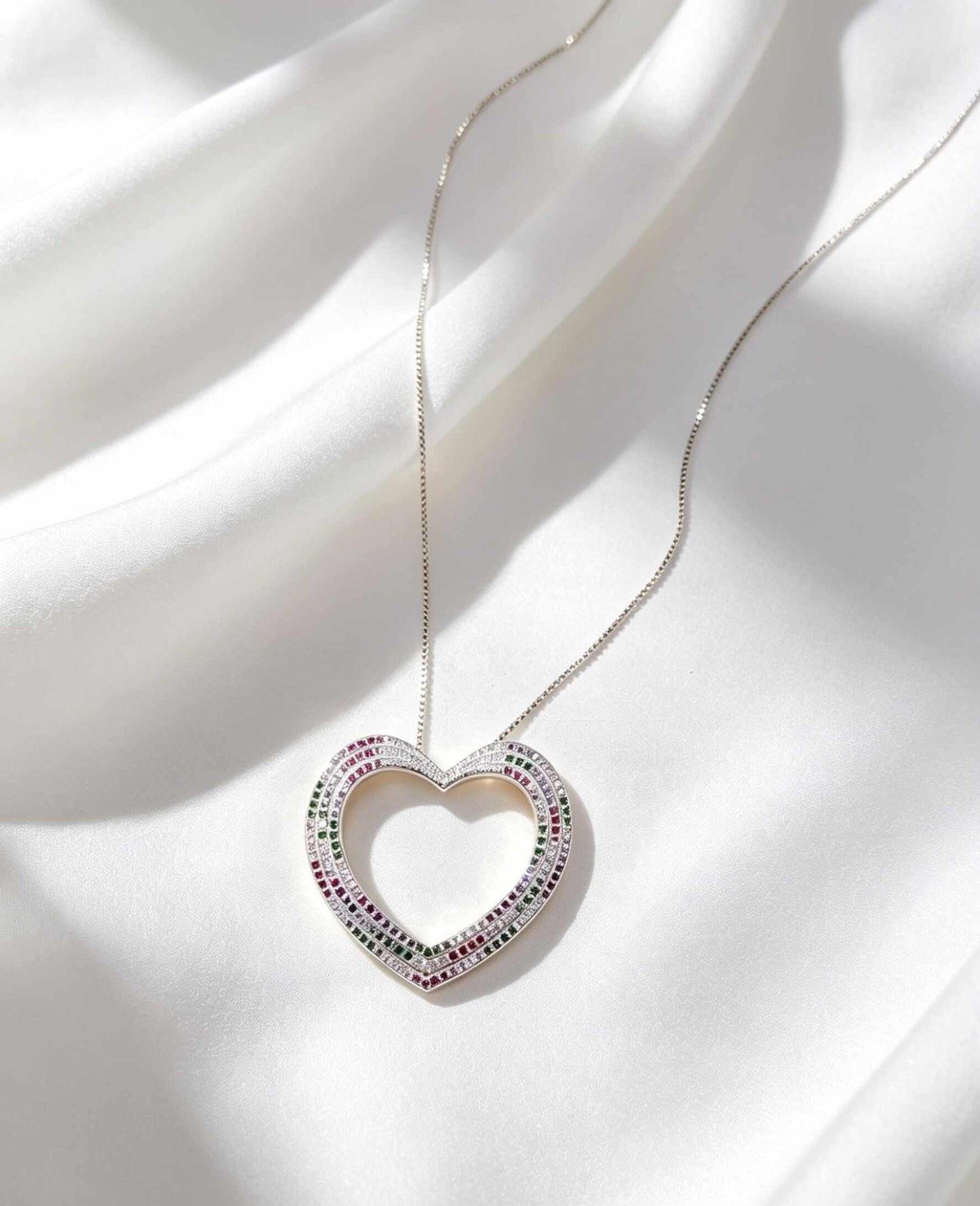 Colar heart color