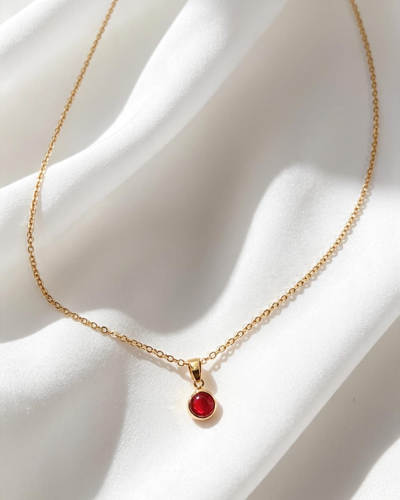 Colar red stone
