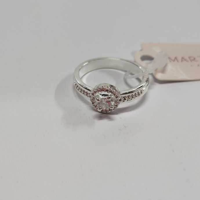 Anel solitario chic