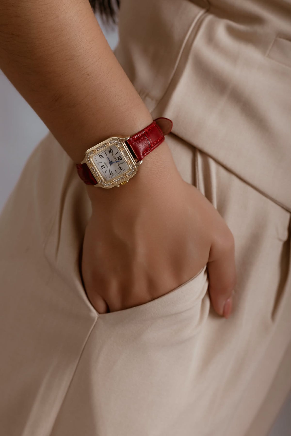 Reloj Femenino Malla Roja