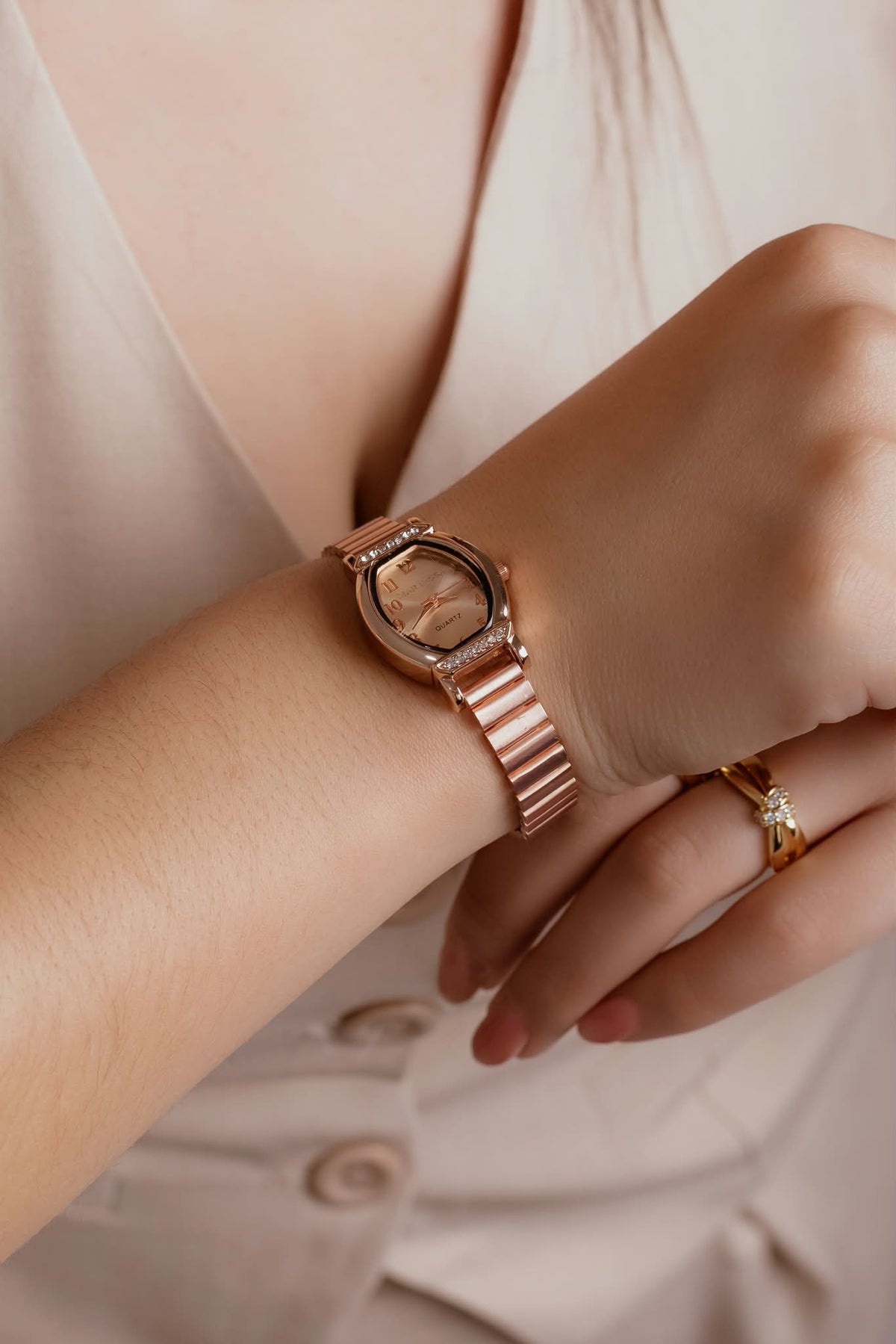 Reloj femenino ovalado