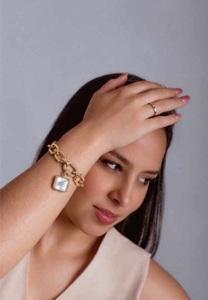 Pulsera circonia nácar baño oro