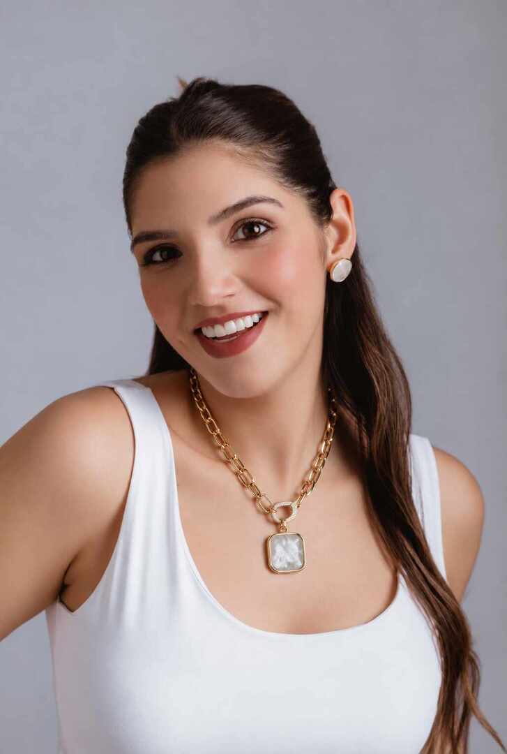 Collar eslabones nácar baño oro