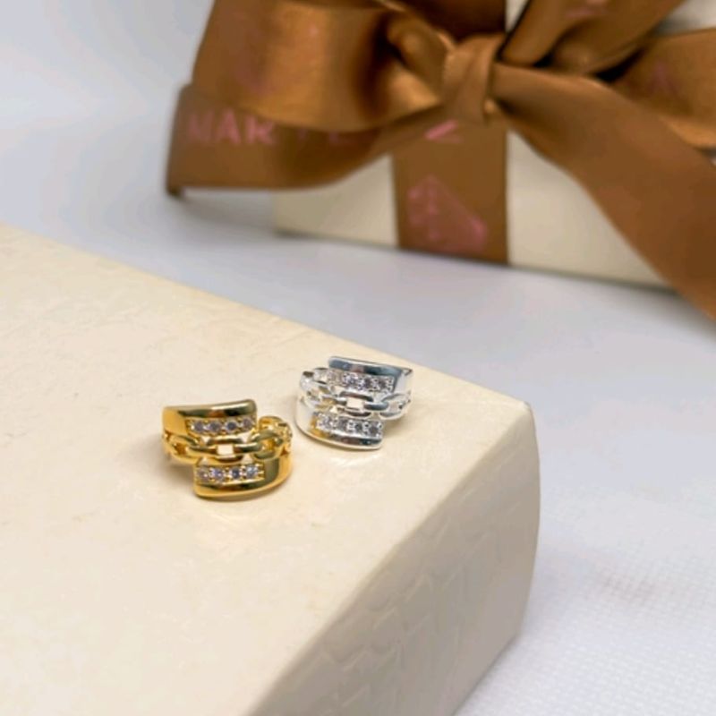 Piercing chain zirconias