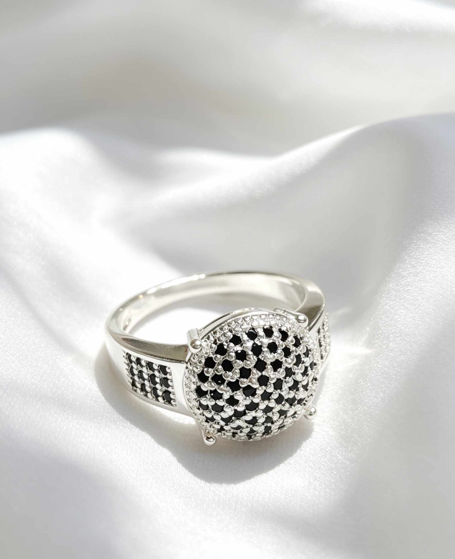 Anel zirconias black