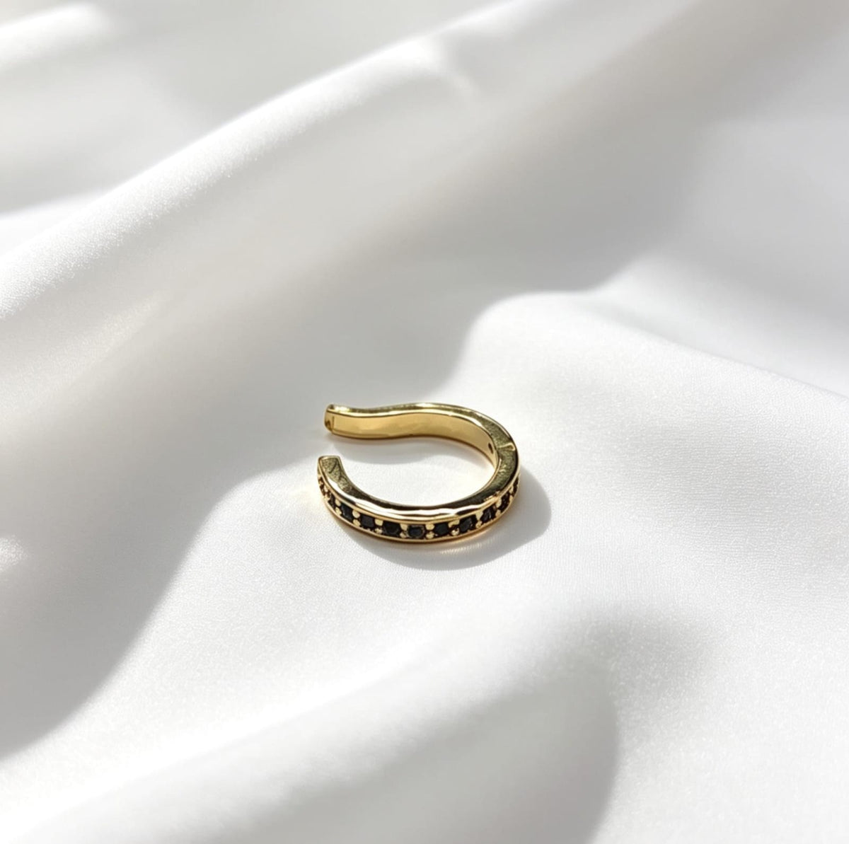 Piercing zirc black