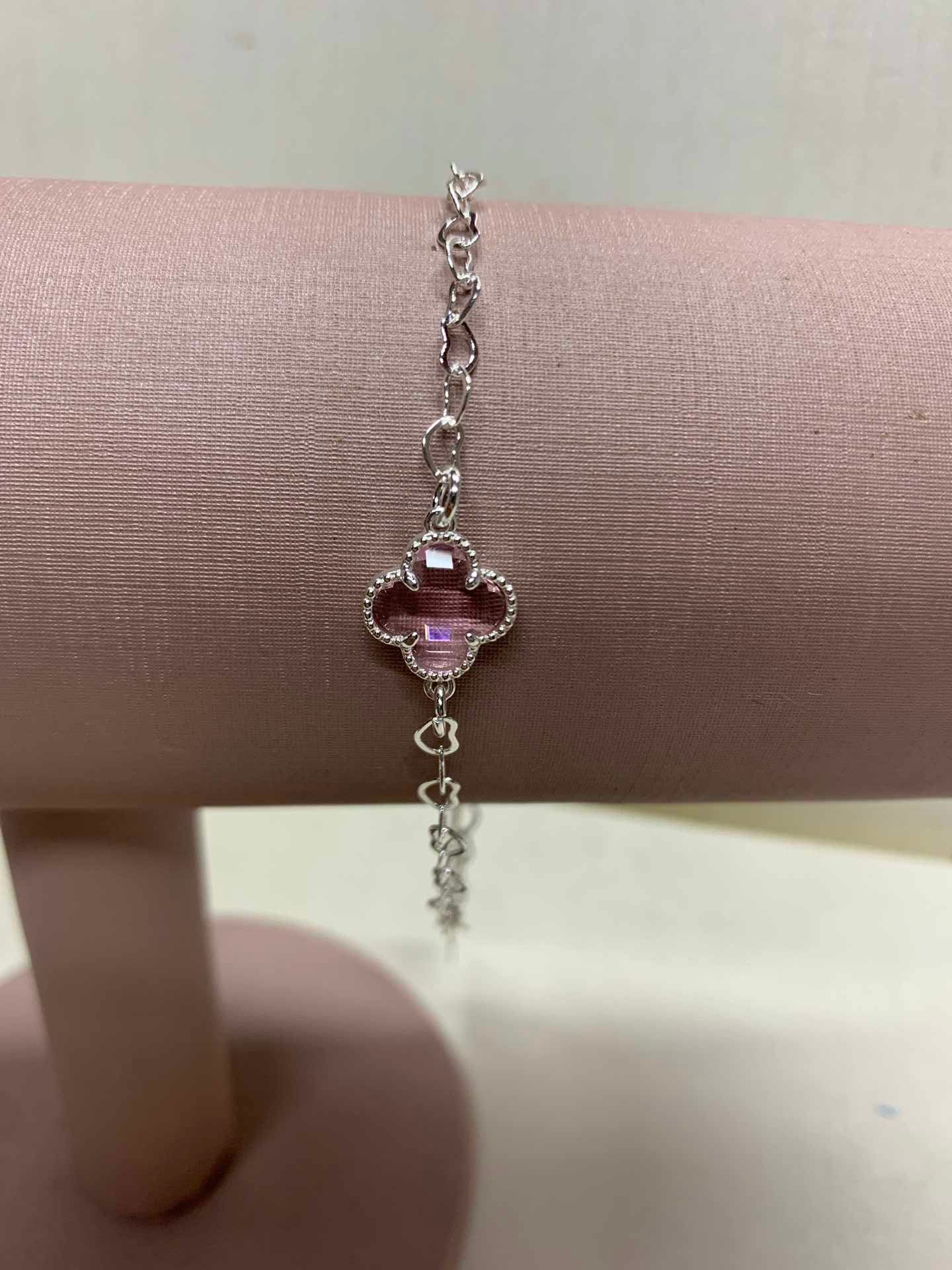Pulseira trevo rosa