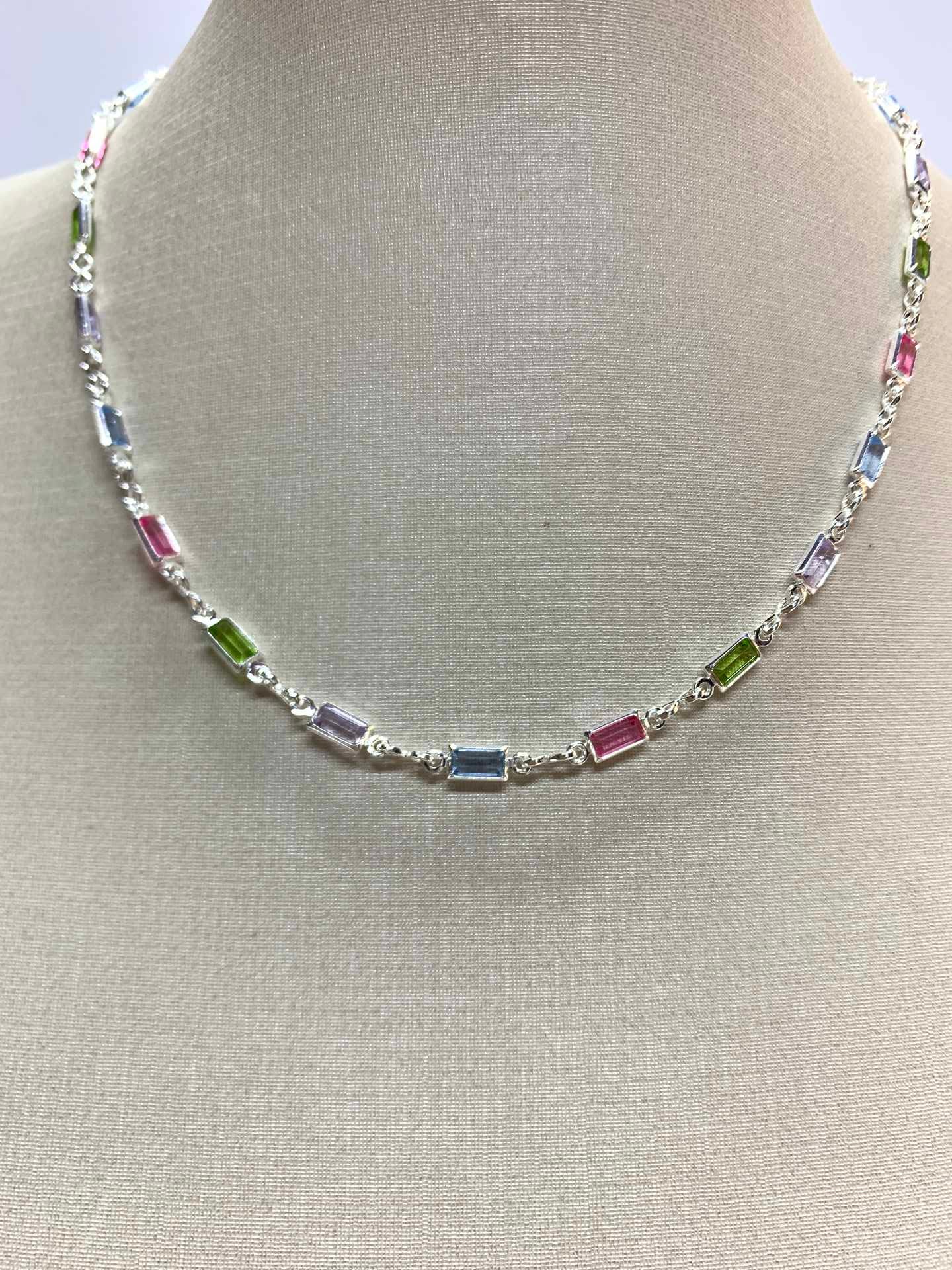 Choker color