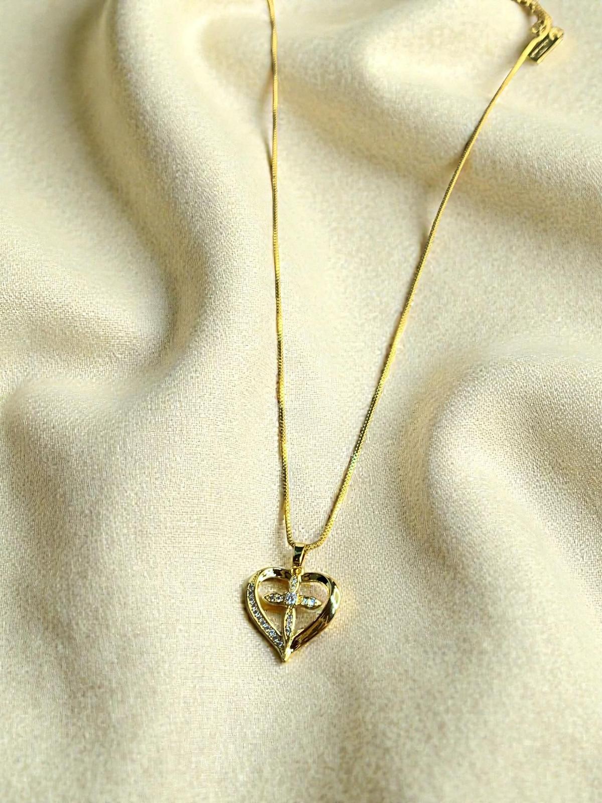 Corazón con cruz central