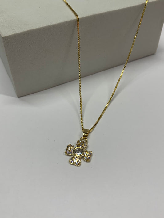 Flor con circonias