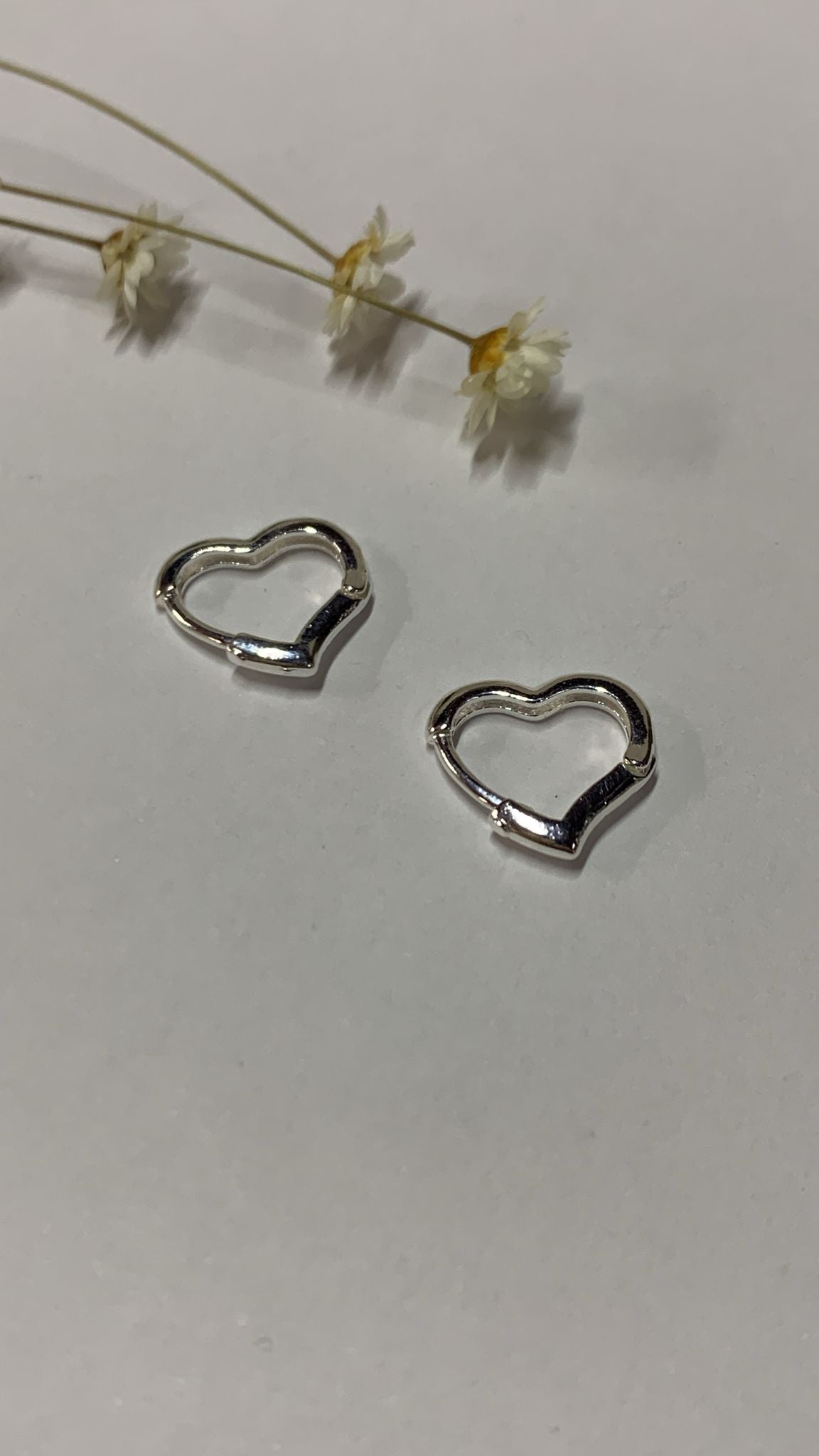 Aritos corazón liso