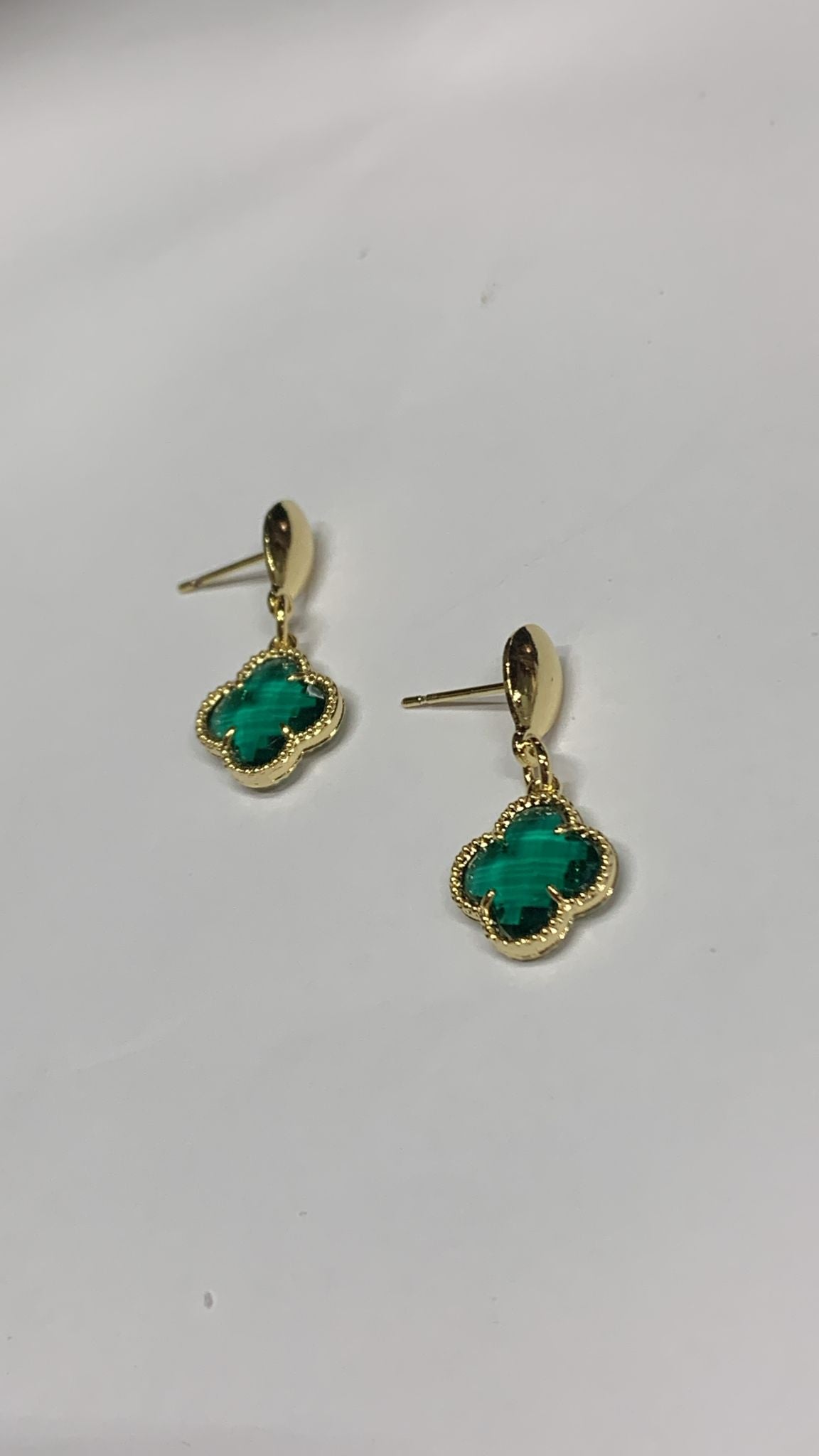 Trébol verde esmeralda