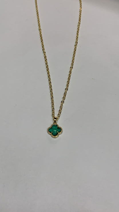 Trébol verde esmeralda