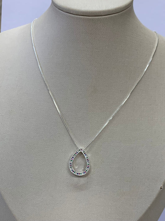 Collar con dije de gota, circonias coloridas.Dije con 2 cm de largo.