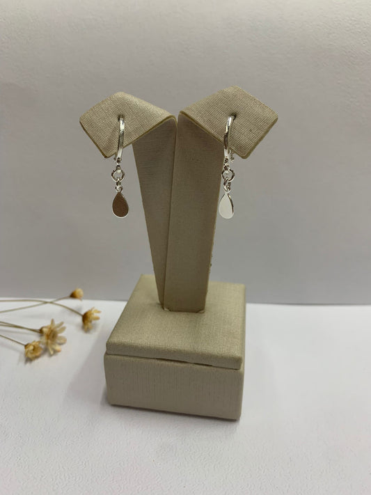 Aro con gota colgante